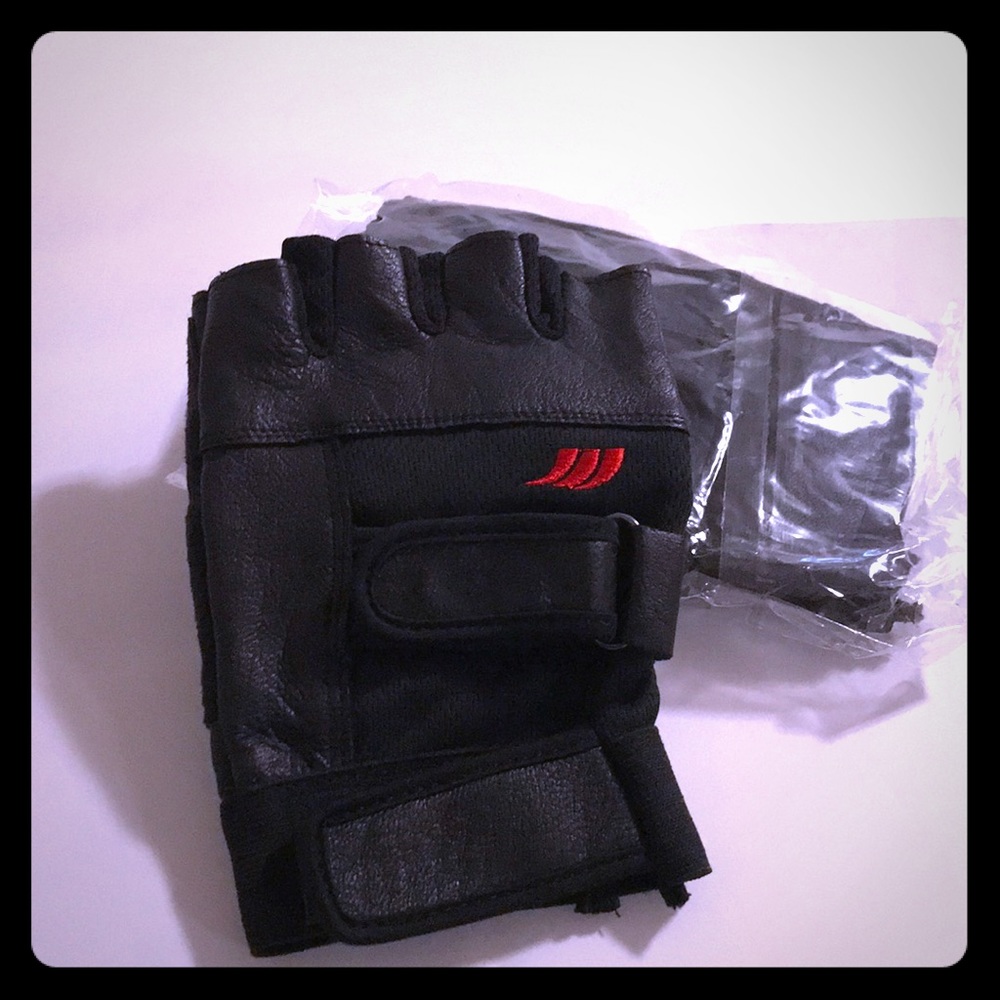 🚨🔥New Gym Gloves🔥🚨